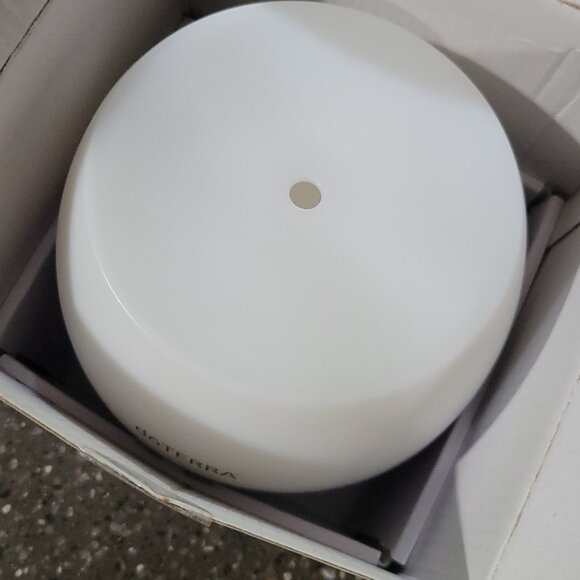 doTERRA petal diffuser (New in Box) - Picture 3 of 5